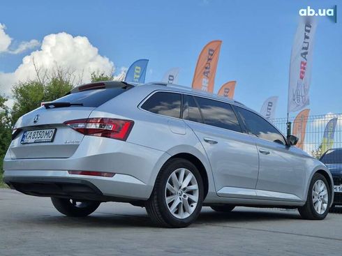 Skoda Superb 2019 - фото 14