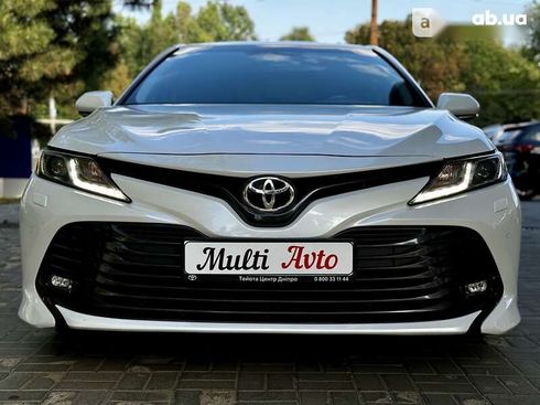 Toyota Camry 2019 - фото 9