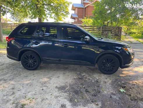 Mitsubishi Outlander 2020 синий - фото 4