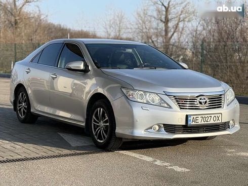 Toyota Camry 2011 - фото 4