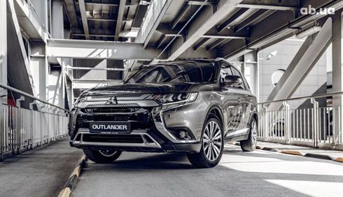 Mitsubishi Outlander 2021 - фото 6