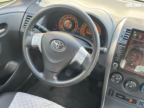 Toyota Corolla 2009 красный - фото 20