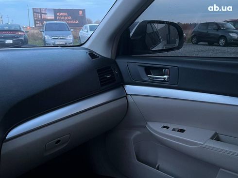 Subaru Legacy 2010 белый - фото 29