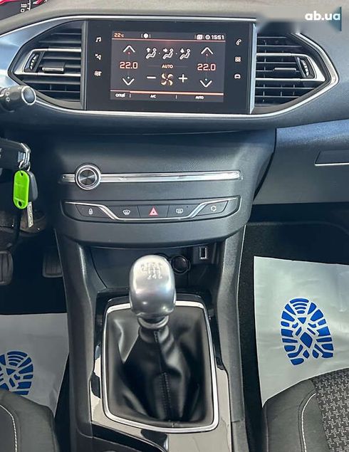 Peugeot 308 2019 - фото 12