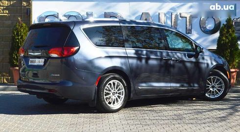Chrysler Pacifica 2019 - фото 14
