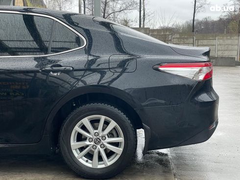 Toyota Camry 2018 черный - фото 10