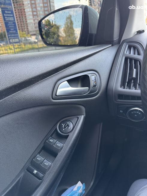 Ford Focus 2018 серебристый - фото 15