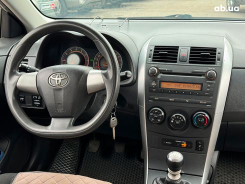 Toyota Corolla 2010 серый - фото 65