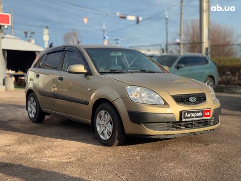 Kia Rio 2008 бежевый - фото 5