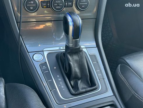 Volkswagen e-Golf 2016 серый - фото 95