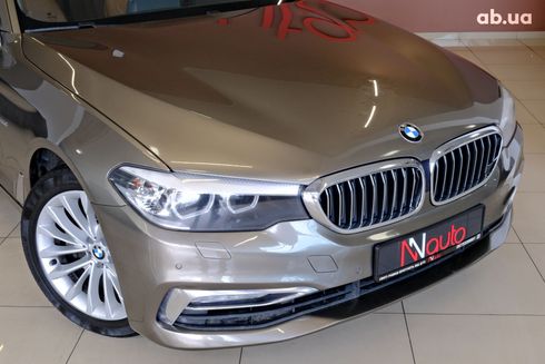 BMW 5 серия 2017 бежевый - фото 3
