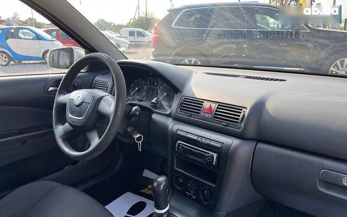 Skoda Octavia 2010 - фото 24
