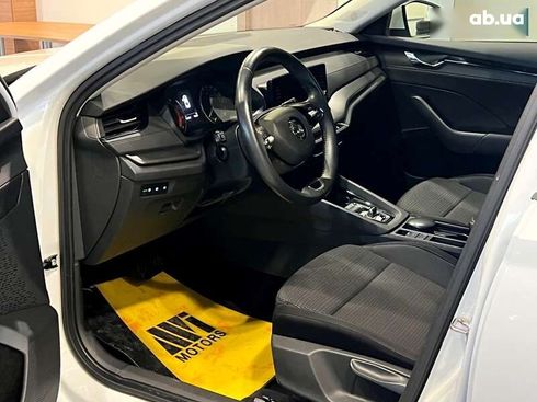 Skoda Octavia 2020 - фото 23