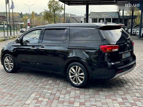 Kia Carnival 2017 - фото 8