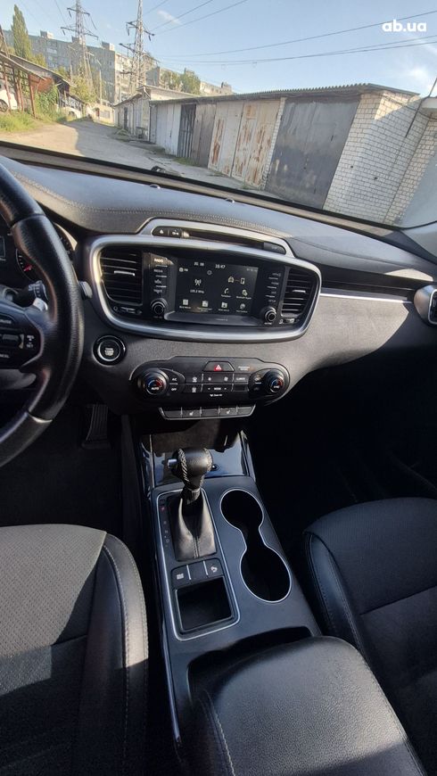 Kia Sorento 2016 черный - фото 13