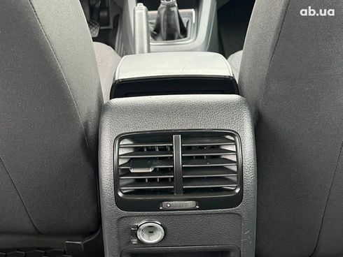 Volkswagen Jetta 2016 белый - фото 4