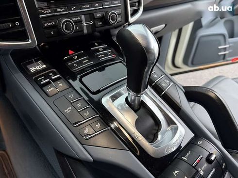Porsche Cayenne 2011 - фото 17
