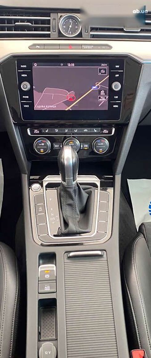 Volkswagen Passat 2018 - фото 17