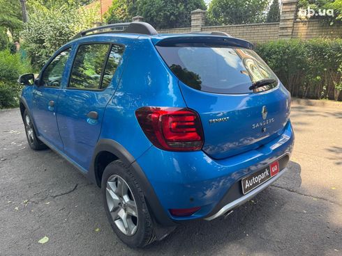 Renault Sandero Stepway 2020 синий - фото 8