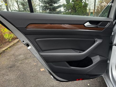 Volkswagen Passat 2018 серый - фото 29