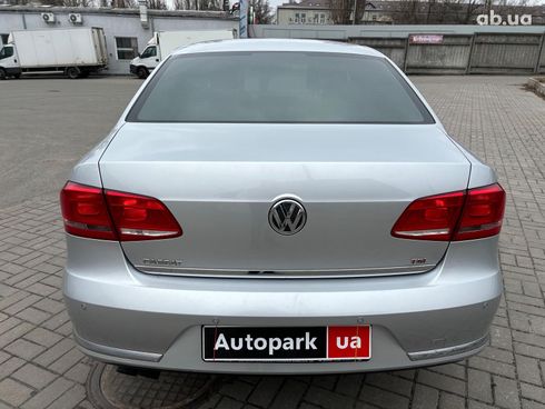 Volkswagen Passat 2012 серый - фото 4