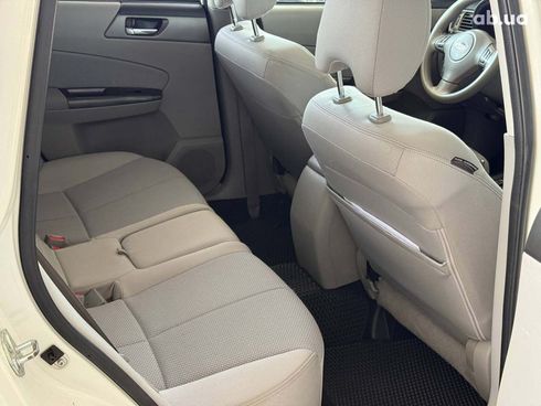 Subaru Forester 2010 белый - фото 15