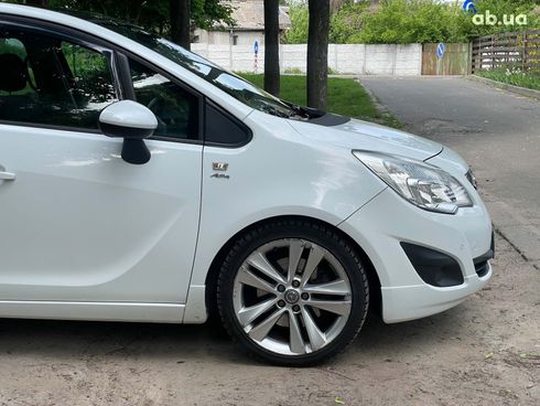 Opel Meriva 2013 белый - фото 4