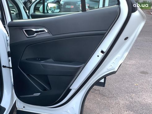 Kia Sportage 2023 белый - фото 22