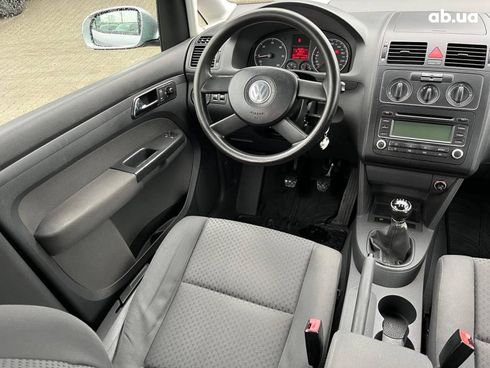 Volkswagen Touran 2005 серый - фото 24
