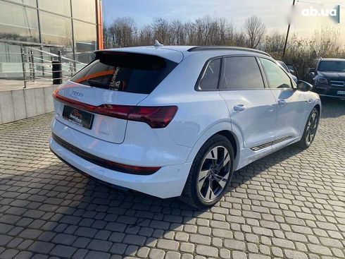 Audi E-Tron 2021 - фото 8