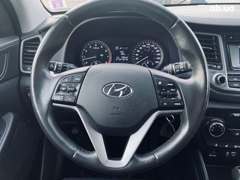 Hyundai Tucson 2017 красный - фото 16