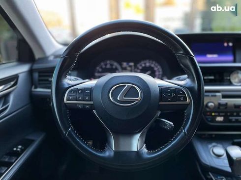 Lexus ES 2018 - фото 23