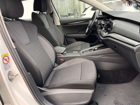 Skoda Octavia 2021 - фото 10