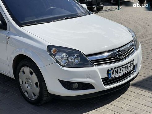 Opel Astra 2010 - фото 15