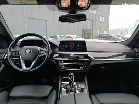 BMW 5 серия 2017 черный - фото 40