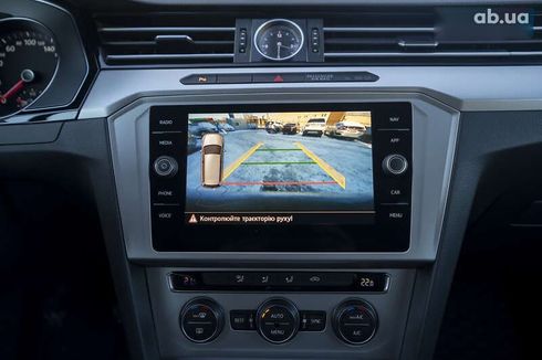 Volkswagen Passat 2018 - фото 24