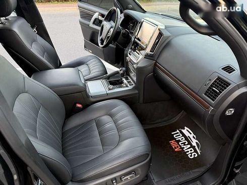 Toyota Land Cruiser 2020 - фото 26