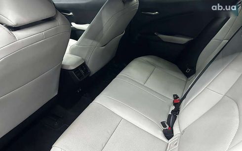 Lexus UX 2019 - фото 15