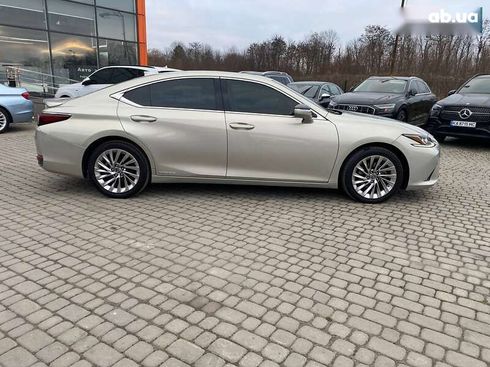 Lexus ES 2019 - фото 8