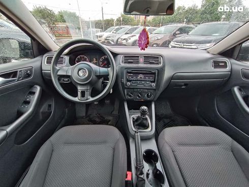 Volkswagen Jetta 2014 серый - фото 23