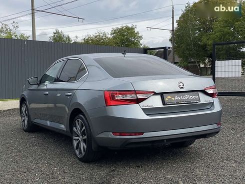 Skoda Superb 2017 - фото 28