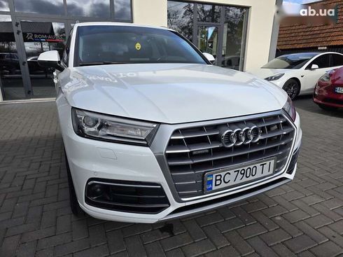 Audi Q5 2017 - фото 12