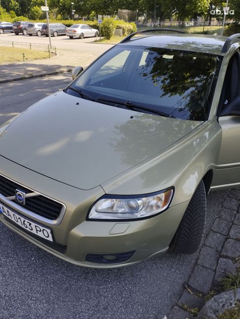 Volvo V50 2010 зеленый - фото 2