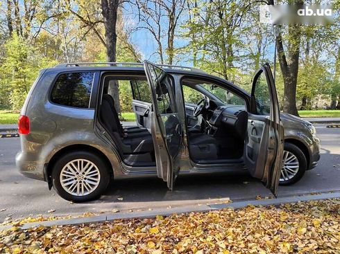 Volkswagen Touran 2015 - фото 24