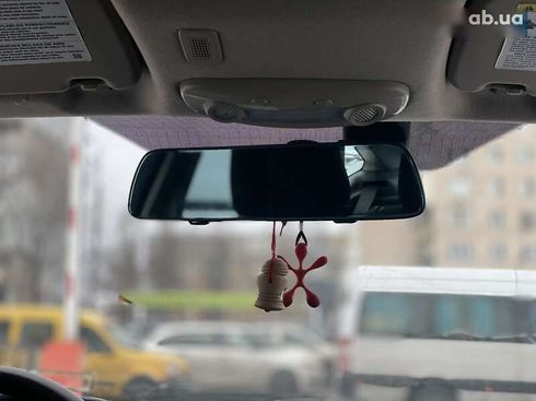 Ford Fiesta 2016 - фото 19