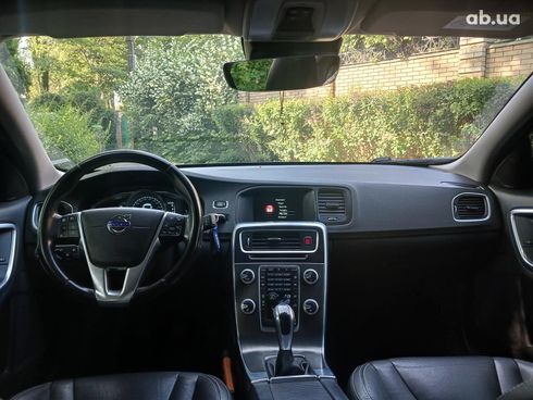 Volvo S60 2015 черный - фото 20