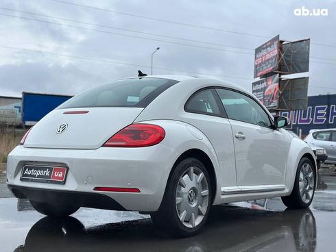 Volkswagen Beetle 2013 белый - фото 10