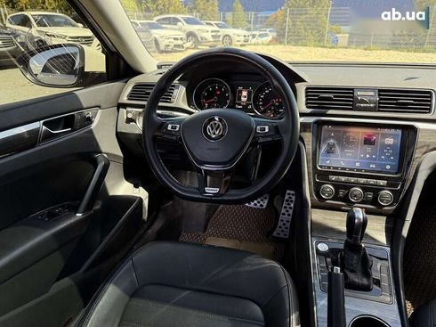 Volkswagen Passat 2018 - фото 19