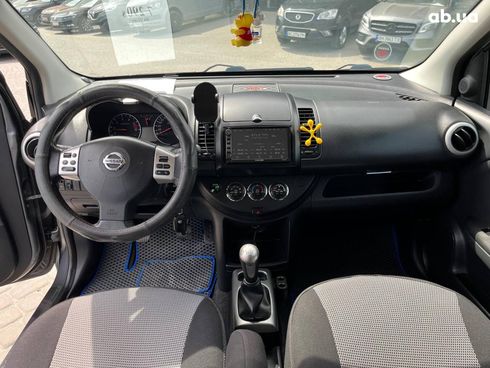Nissan Note 2011 серый - фото 26
