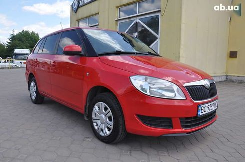 Skoda Fabia 2010 - фото 4